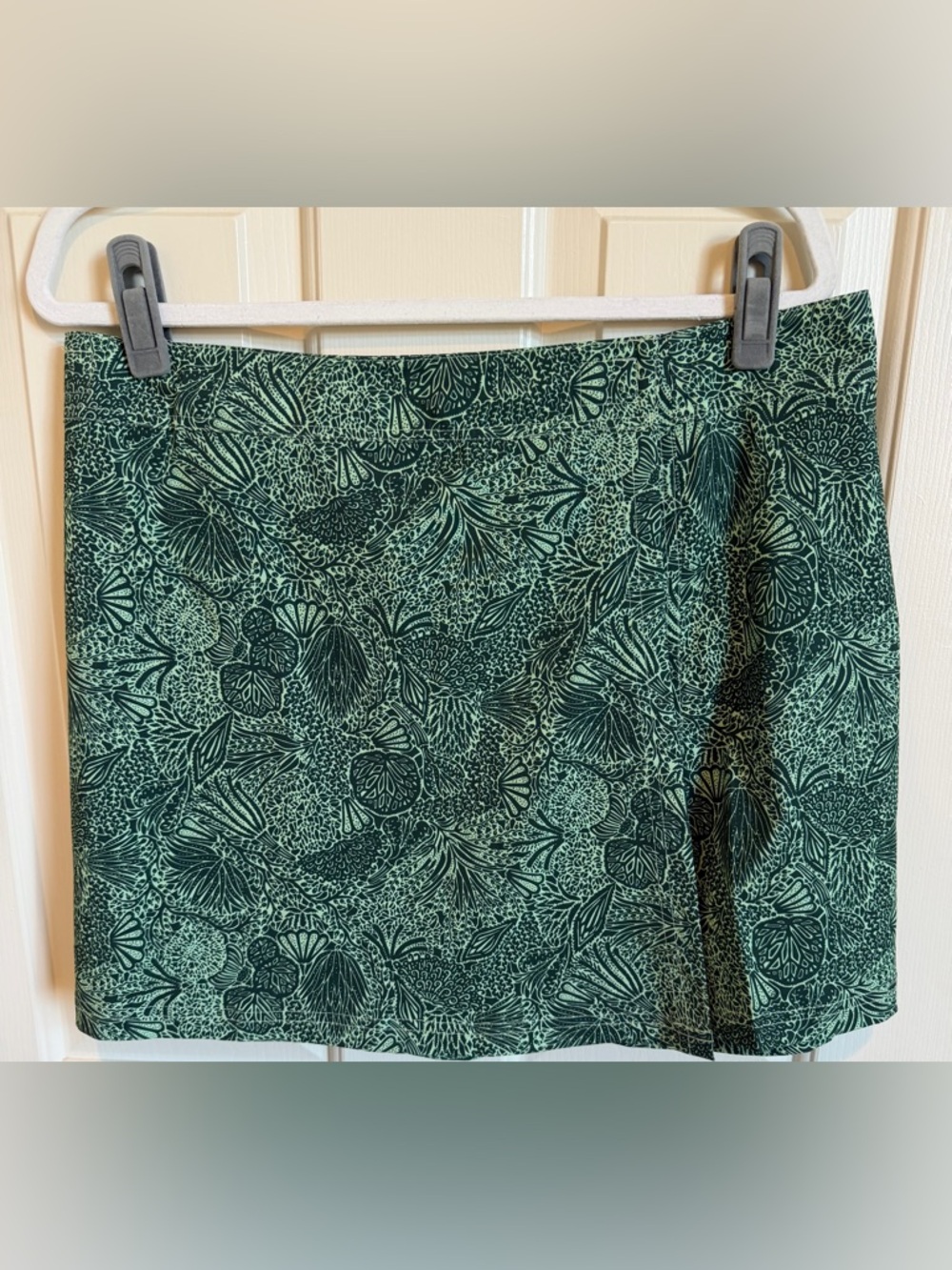 RipSkirt Hawaii Wrap Skirt Size Large. Green Wailea Print.